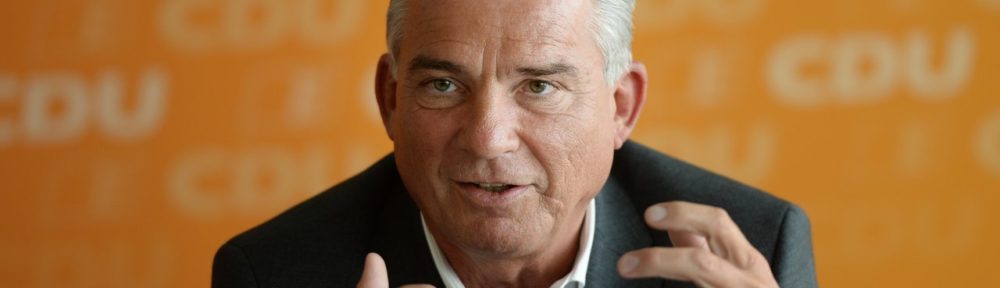 Baden-Württembergs Innenminister Thomas Strobl (CDU) will Quarantäne-Verweigerer zwangseinweisen!